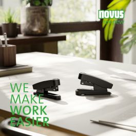 Novus Grapadora B10Fc Profesional Flat-Clinch, Incluye 200 Grapas No.10, Negro Novus Grapadora B10Fc Profesional Flat-Clinch, Incluye 200 Grapas No.10, Negro