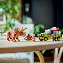 LEGO Jurassic Park 76959 Coche de juguete con figura de dinosaurio en busca del Triceratops