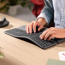 Logitech K860 Teclado Inalámbrico Ergonómico QWERTY Español RF Wireless + Bluetooth con Reposamuñecas Grafito