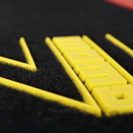 Momo MOMLCM4A7BR Set Completo 4 Piezas Alfombras Universales Negro-Rojo para Coche Calidad Resistente