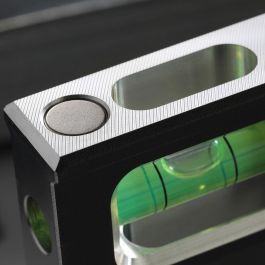 Toughbuilt Nivel Torpedo Magnético TB-H2-L-M23T-M de 23cm con 4 Burbujas de Precisión y Potentes Imanes de Neodimio