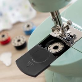 Mini Máquina de Coser Portátil con LED, Cortahílos y Accesorios Sewny InnovaGoods