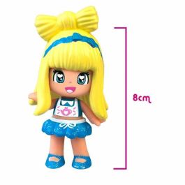 Pinypon Figura con Bolsito Cuentos Armarios con Compartimentos para Accesorios y Ropa 8 cm Modelos Surtidos +4 Años