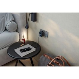 Simon Adaptador Combi con 1 Toma Schuko 16A, USB-A + USB-C Carga Rápida 30W, 250V~, Negro