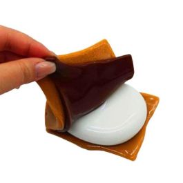 Famosa Mushmeez Squeeze me! Juguete Anti Estrés, Snack Blandito y Suave con Textura Pegajosa que No Mancha, para +6 Años