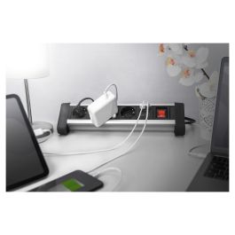 Digitus Regleta de Alimentación 4 Tomas con 2 Puertos USB y Interruptor, Negro/Plata, Cable 1,5m