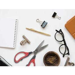 Liderpapel Tijera Titanio Hoja Curva 16.5 cm Durabilidad y Facilidad de Corte con Funda Protectora