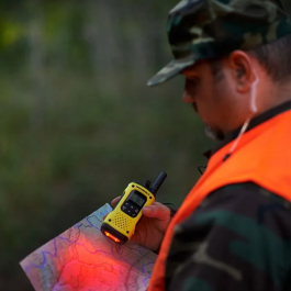 Motorola T92 H2O Walkie Talkie Banda PMR Alcance 10km IP67 Resistente al Agua Negro Amarillo