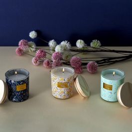 Home Deco Factory Vela Perfumada Flor Oriental Tarro Vidrio Tapa Madera altura 8,5 cm