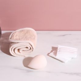 Cosmetic Club Estuche de Maquillaje con Accesorios: 10 Rectángulos Desmaquilladores de Algodón, Esponja y Banda para el Pelo