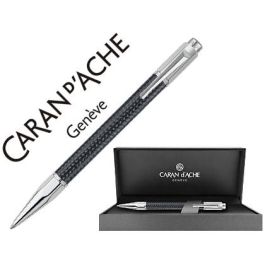 Boligrafo Caran D'Ache Varius Cuerpo Fibra De Carbon 3000 Negro Placado Rodio Con Estuche Punta Media Precio: 504.69000054. SKU: B1ATS76CMB