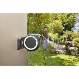 Gardena Enrollador de manguera automático de pared RollUp M/L 25 m x 13 mm con sistema antibloqueo, giro 180° y kit listo para usar, borde blanco