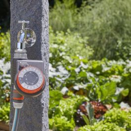 Gardena Programador de Riego para Grifos 20/27 y 26/34 con 17 Ciclos Preestablecidos, Retardo de Inicio, Modo Manual y Módulo Extraíble