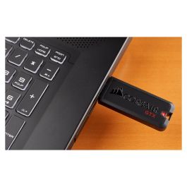 Corsair Flash Voyager GTX 256GB USB 3.2 (3.1) 440MB/s Lectura Tapa Negro