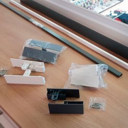 Herrajes Alk Juego Fijación Frontal Qube para Alturas H90, H120 y H185 - Acabado Antracita, Altura H90