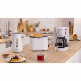 Bosch TWK1M121 Hervidor MyMoment Blanco 1,7L con Base 360°, Recogecables y 3 Dispositivos de Seguridad Automáticos