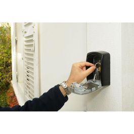 Master Lock Caja de llaves segura XL para pared, combinación 4 dígitos, resistente intemperie, para Airbnb, Negro/Gris