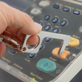 Llavero Higiénico Abrepuertas Multiusos Security