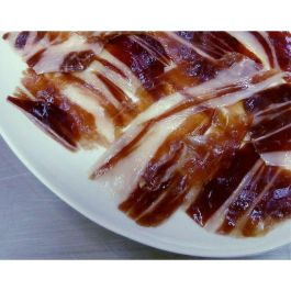 Jamón de Cebo Linaje Negro 100 g x 10 Botella de vino tinto 750 ml x 2 Monte Real Jamón de Cebo Linaje Negro 100 g x 10 Botella de vino tinto 750 ml x 2 Monte Real
