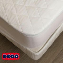 Dodo Aalborg Protector de Colchón Impermeable Acolchado con Membrana de Poliuretano Ajustable 160x200 cm para Colchones hasta 42 cm Dodo Aalborg Protector de Colchón Impermeable Acolchado con Membrana de Poliuretano Ajustable 160x200 cm para Colchones hasta 42 cm