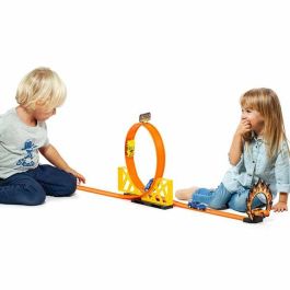 Pista ultimate track con looping 150 cm ¡haz las acrobacias más increíbles! incluye 1 coches Precio: 10.99000045. SKU: B15CPV2P3E