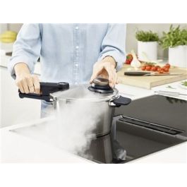Fissler Vitavit® Premium Olla a Presión 8L con Cestillo y Trípode, Apto para Inducción, Superficie Novogrill, Modelo 622-812-08-070/0 Fissler Vitavit® Premium Olla a Presión 8L con Cestillo y Trípode, Apto para Inducción, Superficie Novogrill, Modelo 622-812-08-070/0
