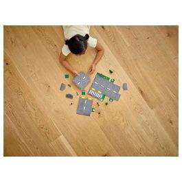 LEGO 60304 Intersección para montar, Juego de Construcción de Ciudades con Paneles y Carreteras para Montar