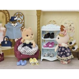 Sylvanian Families Maleta de Moda de Hermana Mayor Perro Caramelo con Estante para Zapatos y Ropa, Juego de Rol para Niños +3 Años