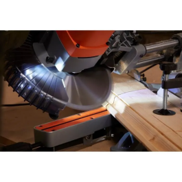 Black + Decker Sierra Ingletadora BES700-QS 1600W Profundidad de Corte 70mm