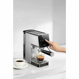 Cafetera Express de Brazo UFESA Negro