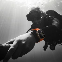 Smartwatch Apple MRF63FD/A Titanio 49 mm
