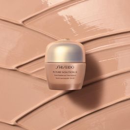 FUTURE SOLUTION LX total radiance foundation