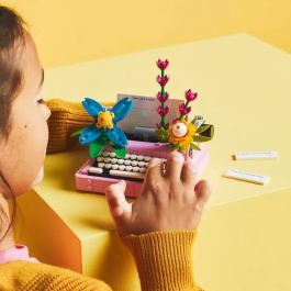 Lego Máquina de escribir con flores 3 en 1 Creator 31169 Juego para Niñas de 8 años en adelante