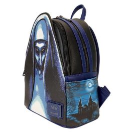 Loungefly Mochila La Monja de Piel Vegana 26cm con Detalles que Brillan en la Oscuridad e Iluminación