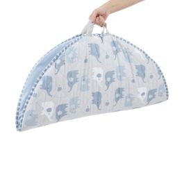 Ingenuity ING17412 - Alfombra de Juego Plegable de Elefante con Cojín Reversible, Arco de Madera y Juguetes Sensoriales para Bebés