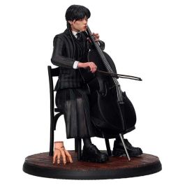 Sd Toys Figura Coleccionable Wednesday Addams con Violonchelo 15 cm de la Serie Netflix Wednesday Incluye Thing Licencia Oficial