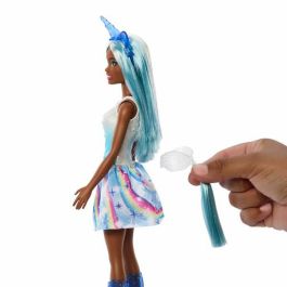 Muñeca barbie unicornio. cada muñeca lleva un look de colores brillantes. - modelos surtidos