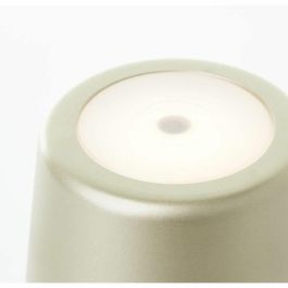 Brilliant G9093916 Lámpara de mesa exterior KAAMI recargable Oro mate LED 2W 310lm 3000K Regulable 3 Pasos USB IP54 Brilliant G9093916 Lámpara de mesa exterior KAAMI recargable Oro mate LED 2W 310lm 3000K Regulable 3 Pasos USB IP54