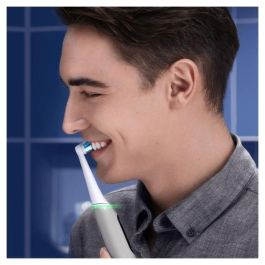 Oral-B iO 6S Cepillo de dientes eléctrico gris con conexión Bluetooth, 2 cabezales, 1 estuche de viaje Oral-B iO 6S Cepillo de dientes eléctrico gris con conexión Bluetooth, 2 cabezales, 1 estuche de viaje