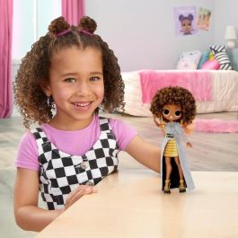 LOL Surprise OMG - Muñeca Fashion 24 cm - Royal Bee - 2 conjuntos con peine y complementos - A partir de 4 años LOL Surprise OMG - Muñeca Fashion 24 cm - Royal Bee - 2 conjuntos con peine y complementos - A partir de 4 años