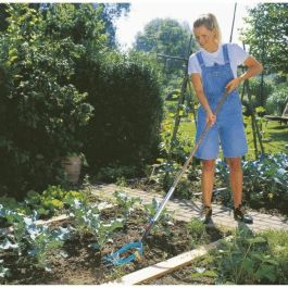 Gardena Desbrozadora Desyerbador Combisystem para desmenuzado y deshierbe simultáneo de malezas, ideal suelos arenosos, con rueda de estrella Gardena Desbrozadora Desyerbador Combisystem para desmenuzado y deshierbe simultáneo de malezas, ideal suelos arenosos, con rueda de estrella