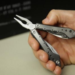 True Multiherramienta 10 en 1 de Acero Inoxidable con Tijeras, Cuchillo y Alicates