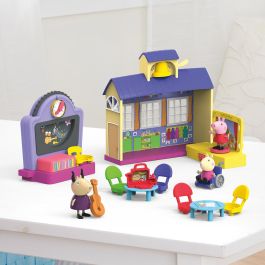 Hasbro F2166 Peppa Pig La Guardería Set de Juego Escolar Interactivo con Campana, Figuras y Accesorios para Niños +3 Años