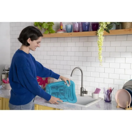 Bright Starts Colchoneta de Agua para Bebés Stitch, Juego Sensorial Educativo Hinchable, BRI0074451174443, Fácil de Limpiar, Plegable, Desde Nacimiento