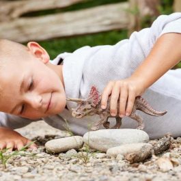 Schleich 15000 Figura Coleccionable Triceratops Dinosaurio Realista Modelada Detalladamente y Pintada a Mano para Juego Educativo Infantil