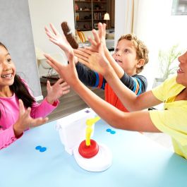 Mattel Juego Baño Boom Destapa y Atrapa Edad Mínima 5 Años