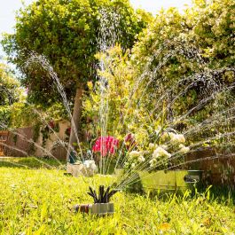 Aspersor de Riego 360º para Jardín Klerdden InnovaGoods 36 chorros Aspersor de Riego 360º para Jardín Klerdden InnovaGoods 36 chorros