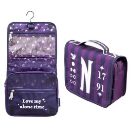 ERIK Neceser de viaje Miércoles Addams con gancho, poliéster, 24x18.5x9cm Precio: 20.518575. SKU: B1GTRWM675