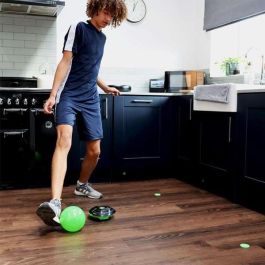 Juego soccerbot ¡dentro de casa! ¿podrás vencer al robot de fútbol inteligente? Juego soccerbot ¡dentro de casa! ¿podrás vencer al robot de fútbol inteligente?