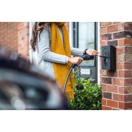 Zaptec Go Cargador de Pared para Vehículo Eléctrico 22kW Negro Asfalto Universal WiFi/4G, el más seguro y fácil de instalar